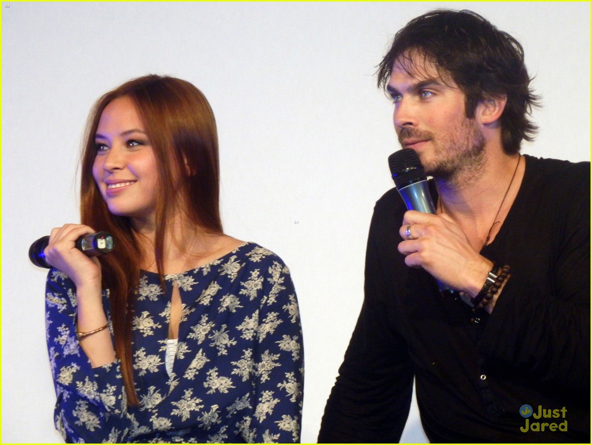 ian somerhalder entertains crowd another day of bloody con 07