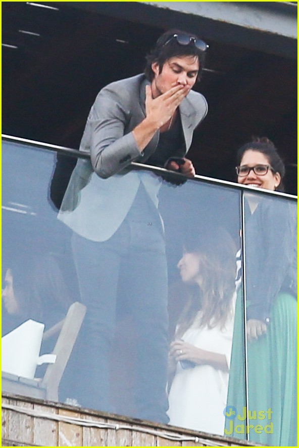 ian somerhalder blows kisses to fans from rio hotel balcony 02