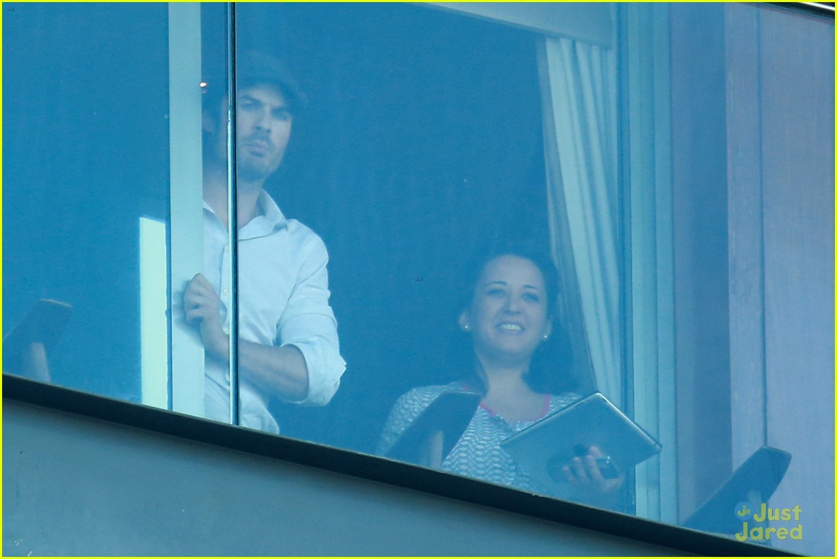 ian somerhalder blows kisses to fans from rio hotel balcony 07