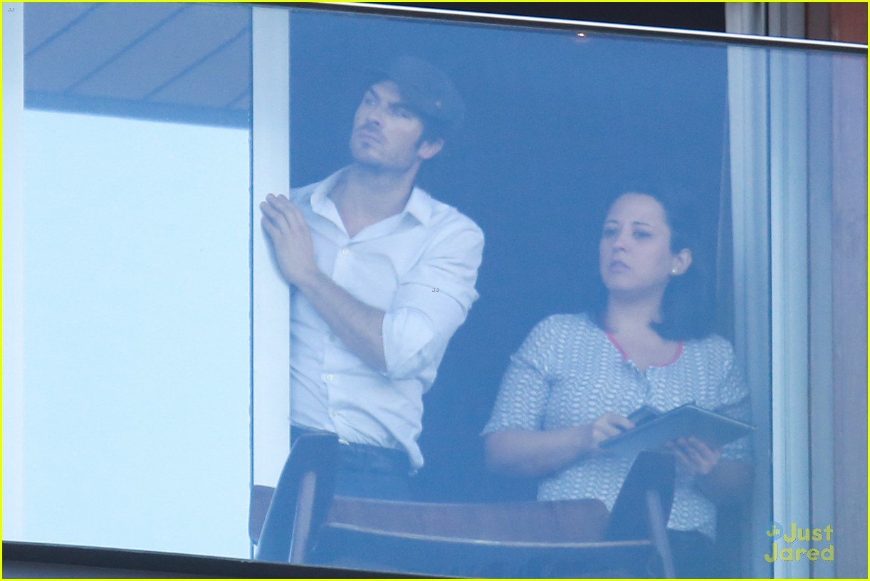 ian somerhalder blows kisses to fans from rio hotel balcony 11