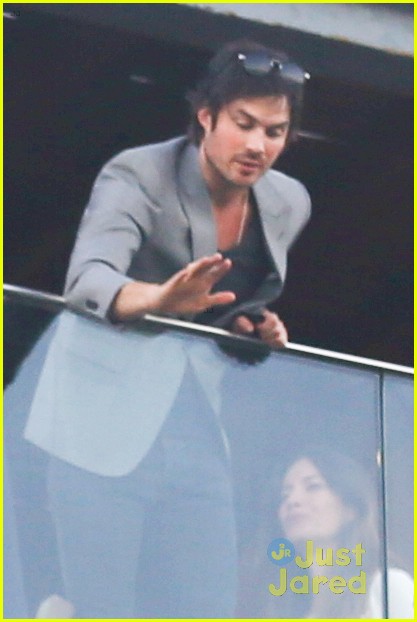 ian somerhalder blows kisses to fans from rio hotel balcony 19