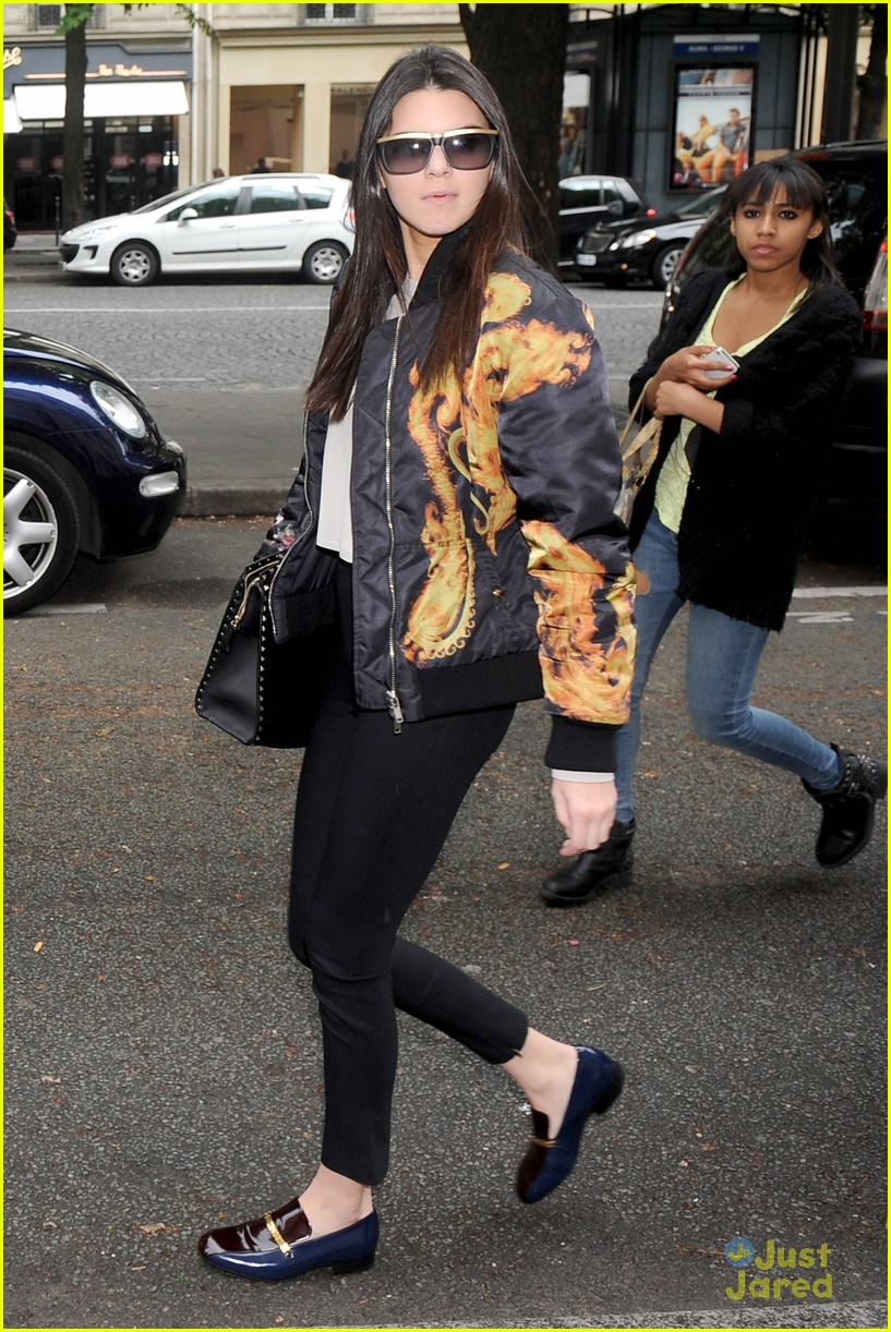 kendall kylie jenner shopping givenchy paris 21
