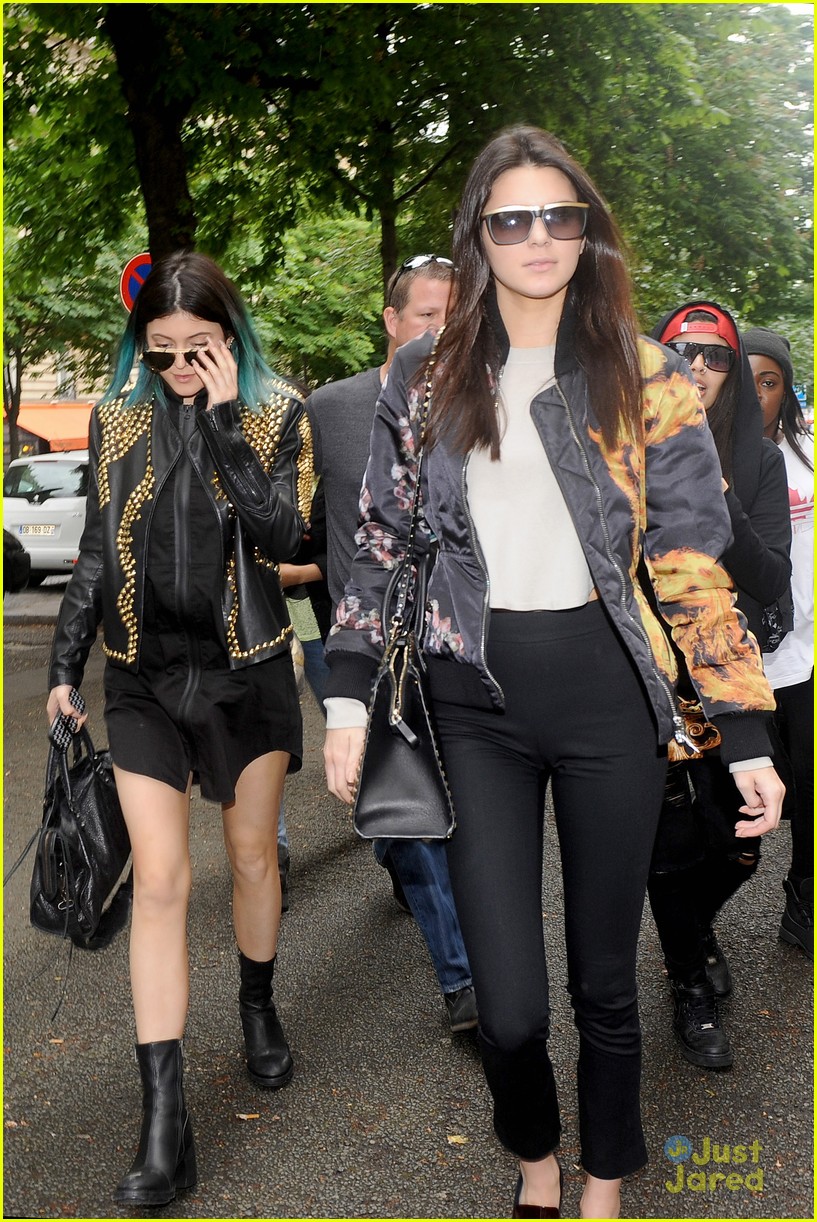 kendall kylie jenner shopping givenchy paris 27