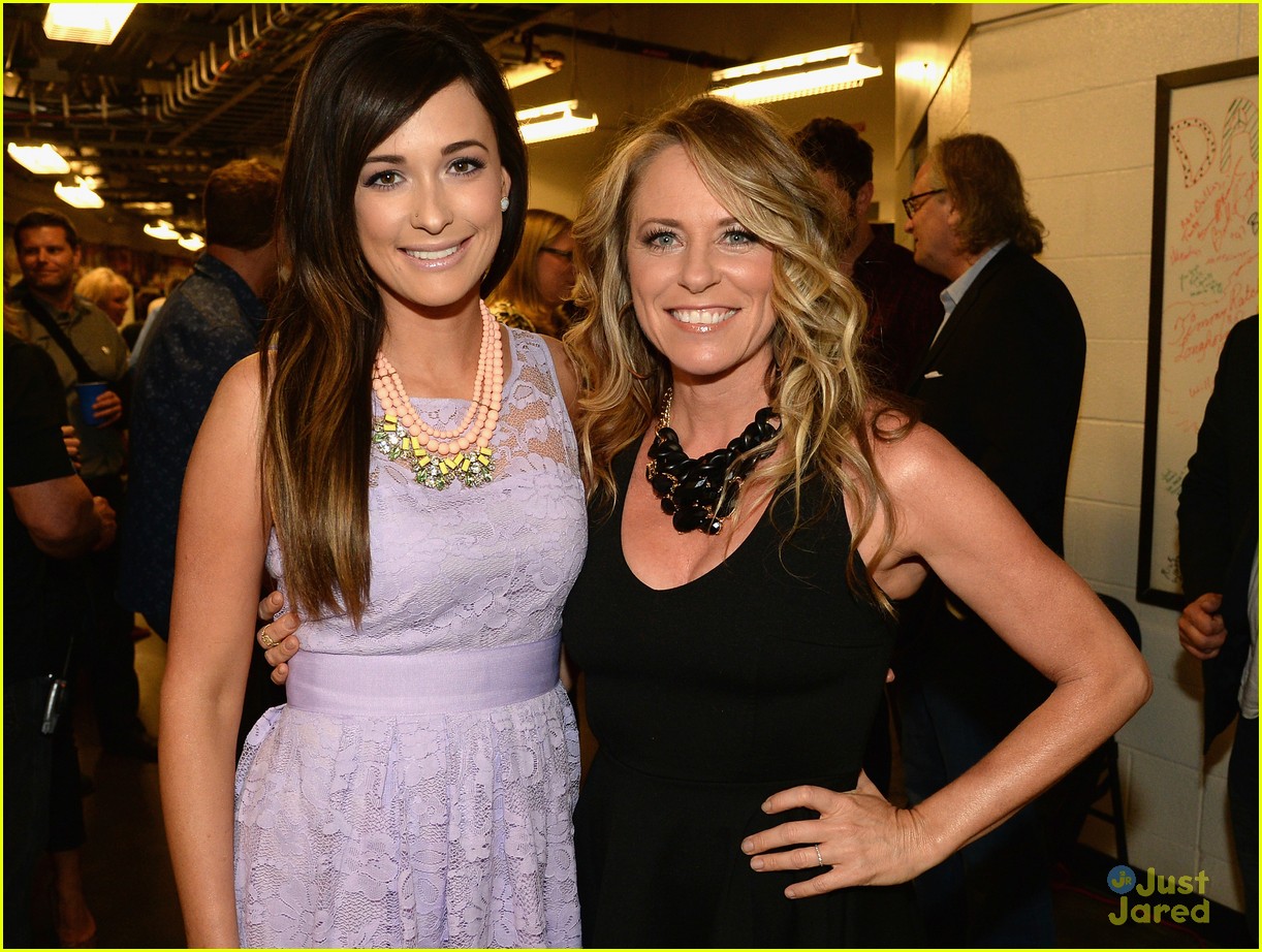 kacey musgraves all for hall benefit concert 01