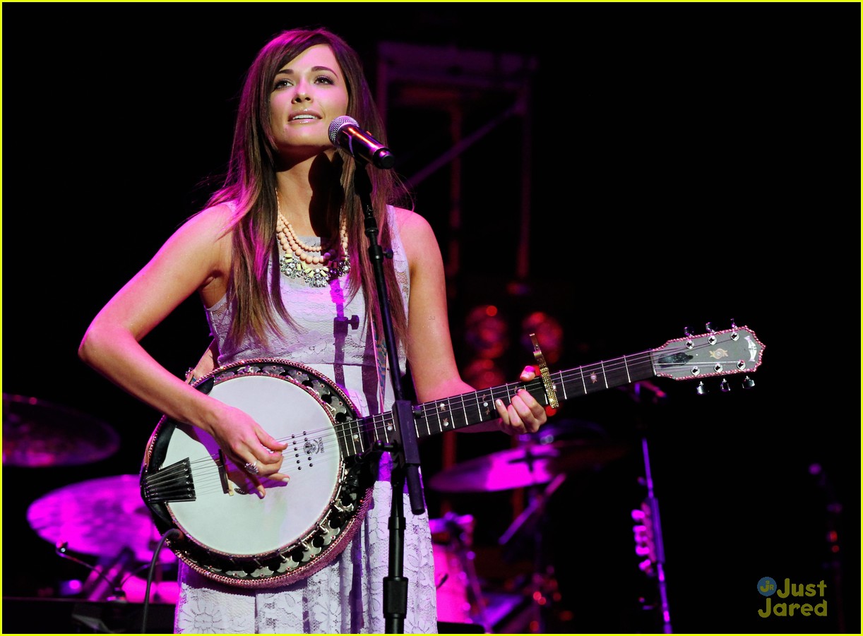 kacey musgraves all for hall benefit concert 04