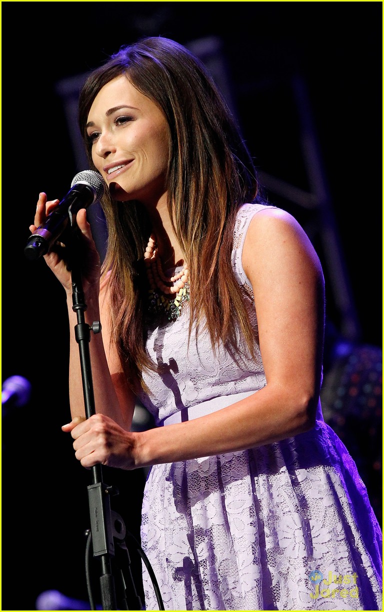 kacey musgraves all for hall benefit concert 05