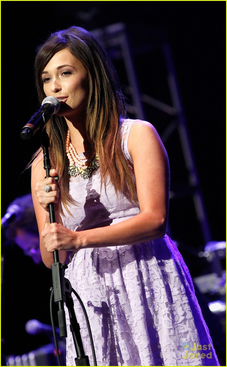 kacey musgraves all for hall benefit concert 06