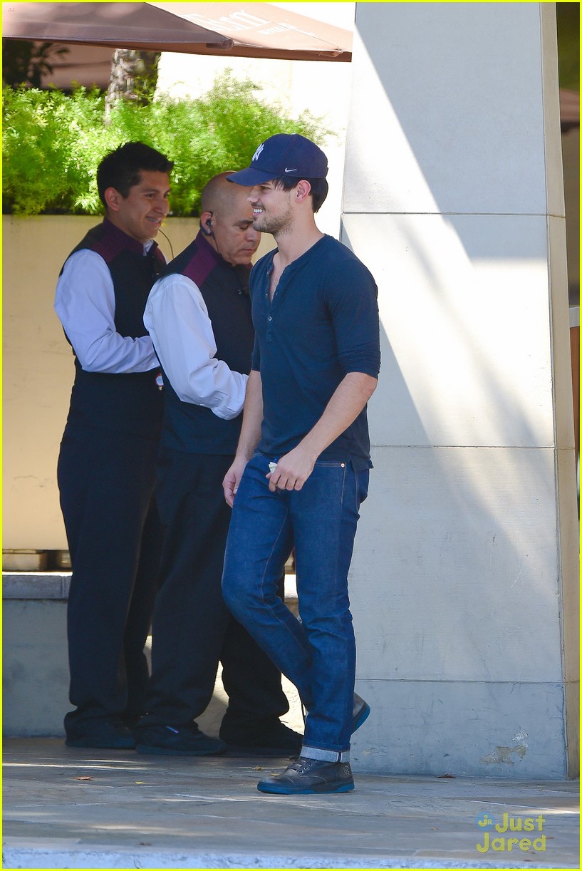 taylor lautner fantastically talanted does his own stunts 11