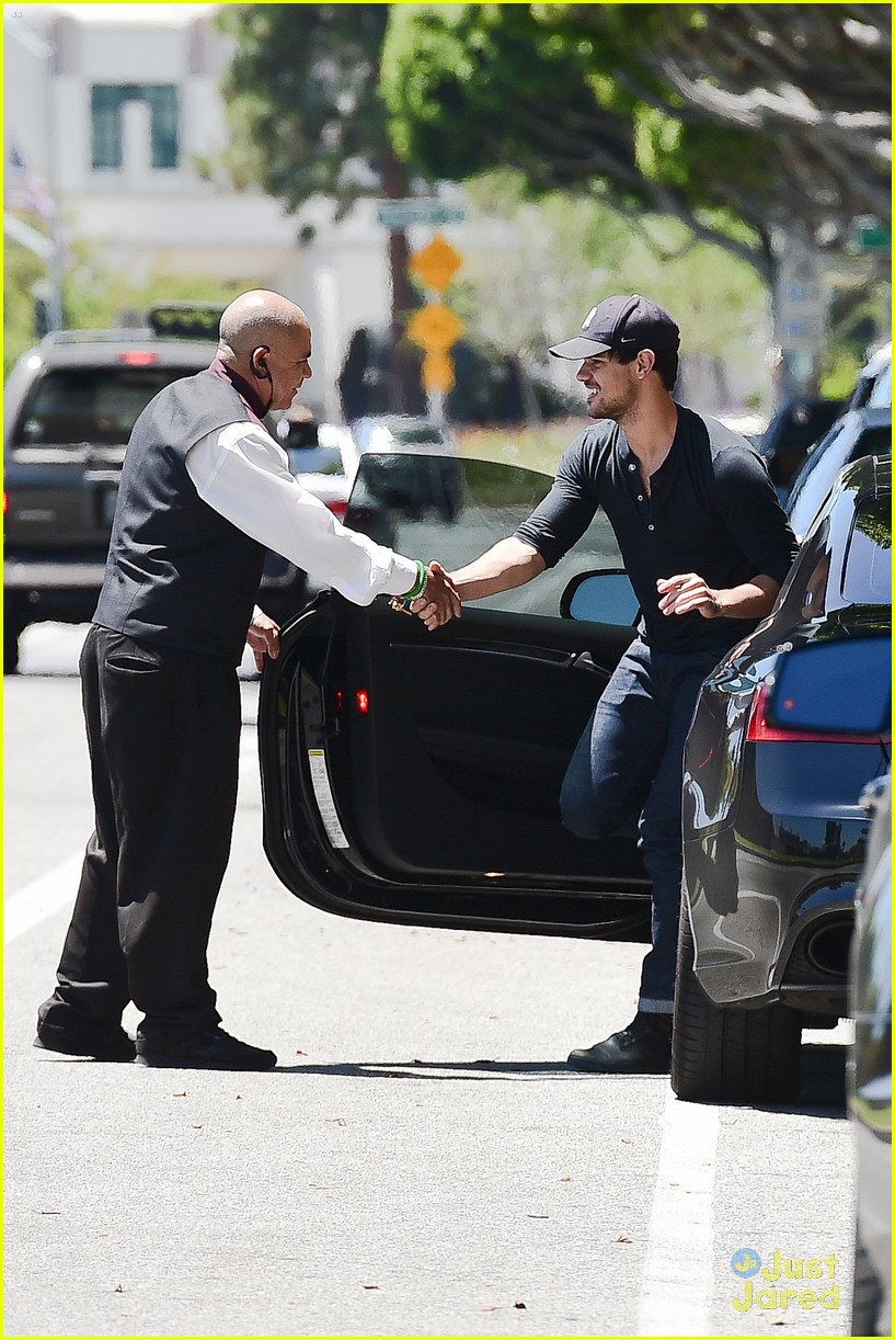 taylor lautner fantastically talanted does his own stunts 14