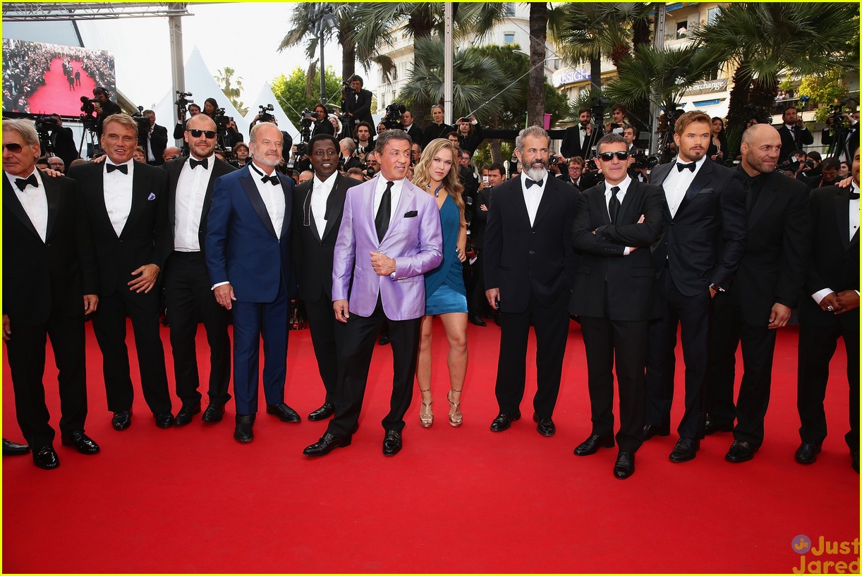 kellan lutz supports bring back our girls at cannes04