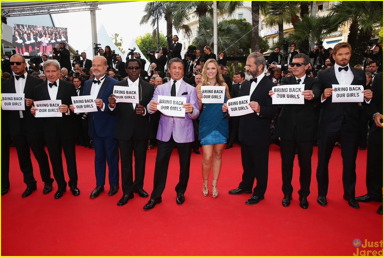 kellan lutz supports bring back our girls at cannes10