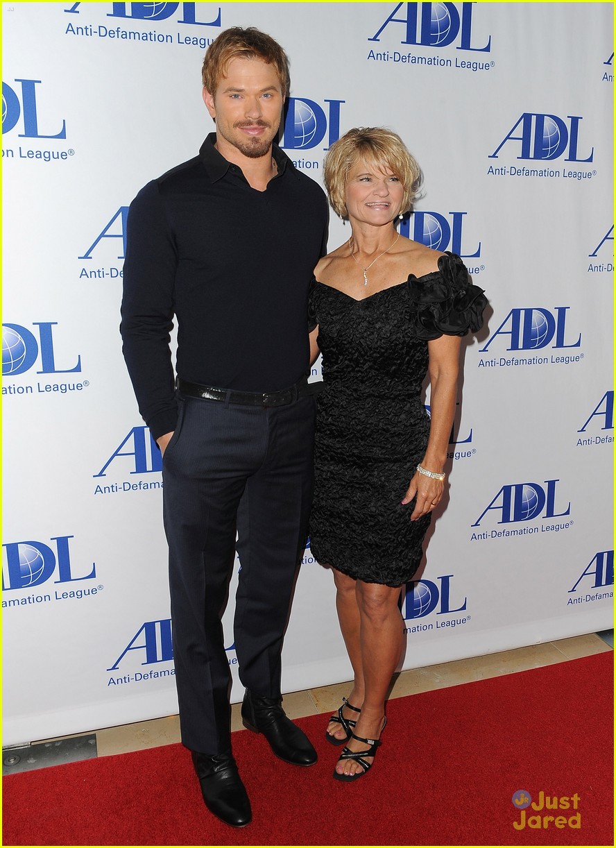 kellan lutz his mom karla want to bring our girls home 01