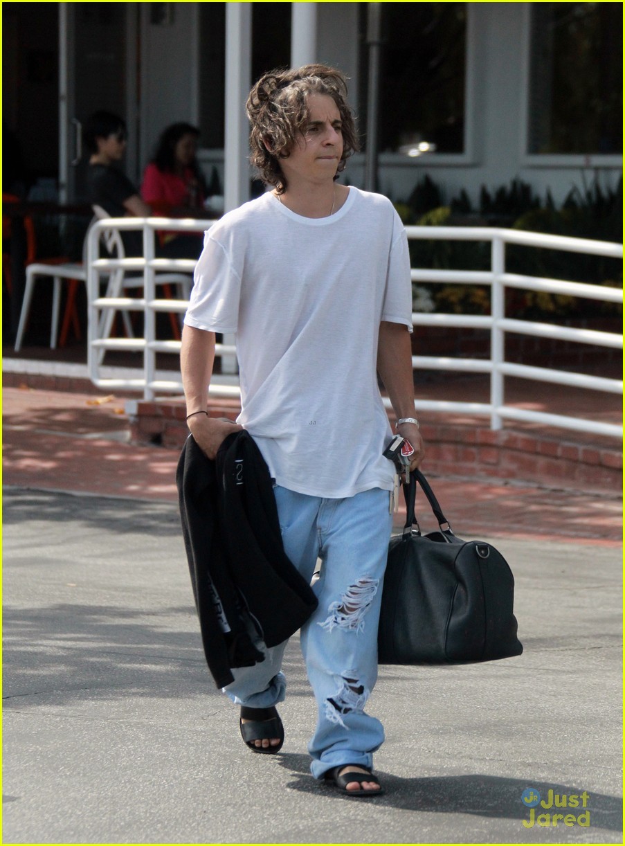 moises arias ripped jeans weho 04