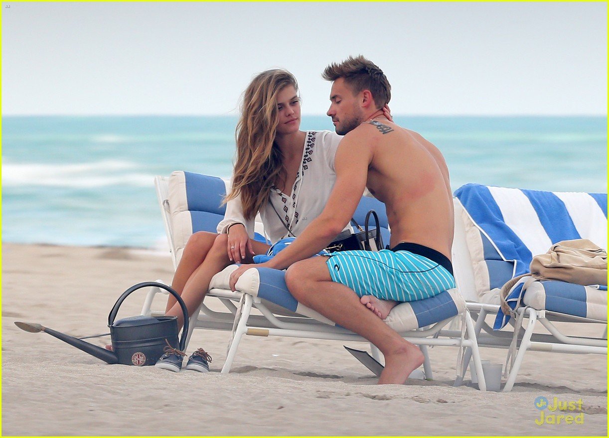 Nina Agdal Kisses Fellow Model Reid Heidenry at the Beach!: Photo 674218 |  nina agdal, Reid Heidenry, Shirtless Pictures | Just Jared Jr.