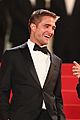 robert pattinson suits up nicely for the rover cannes premiere06