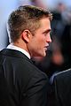 robert pattinson suits up nicely for the rover cannes premiere12