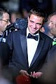 robert pattinson suits up nicely for the rover cannes premiere15