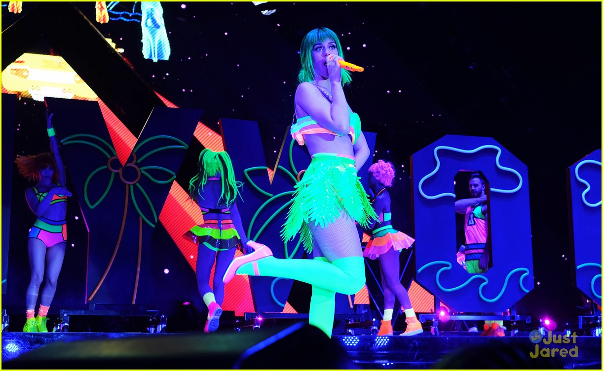 katy perry performing billboard music awards 2014 14