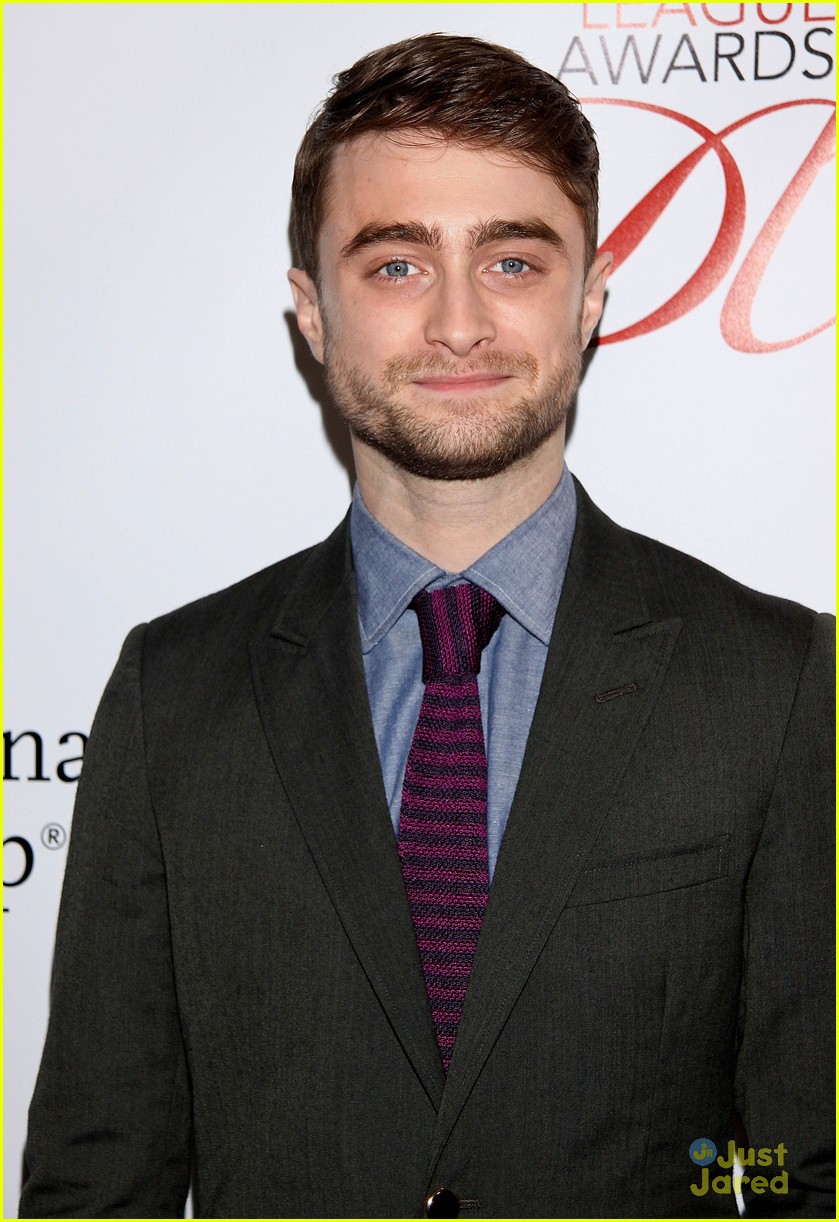 daniel radcliffe suits up for annual drama league awards ceremony07