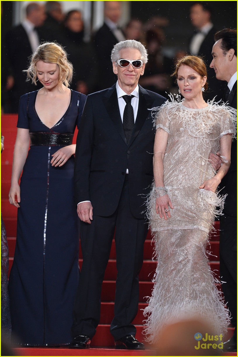robert pattinson maps to the stars cannes premiere 18