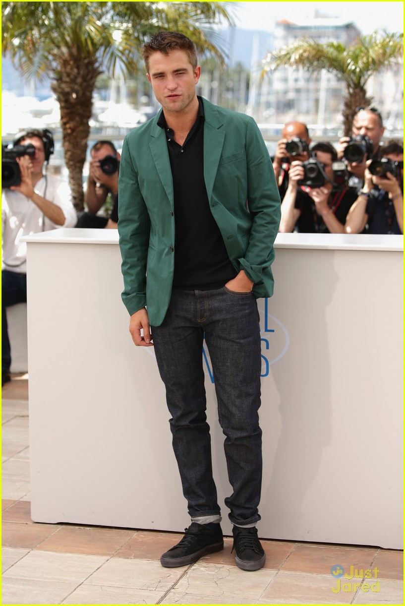 robert pattinson the rover photo call cannes 02