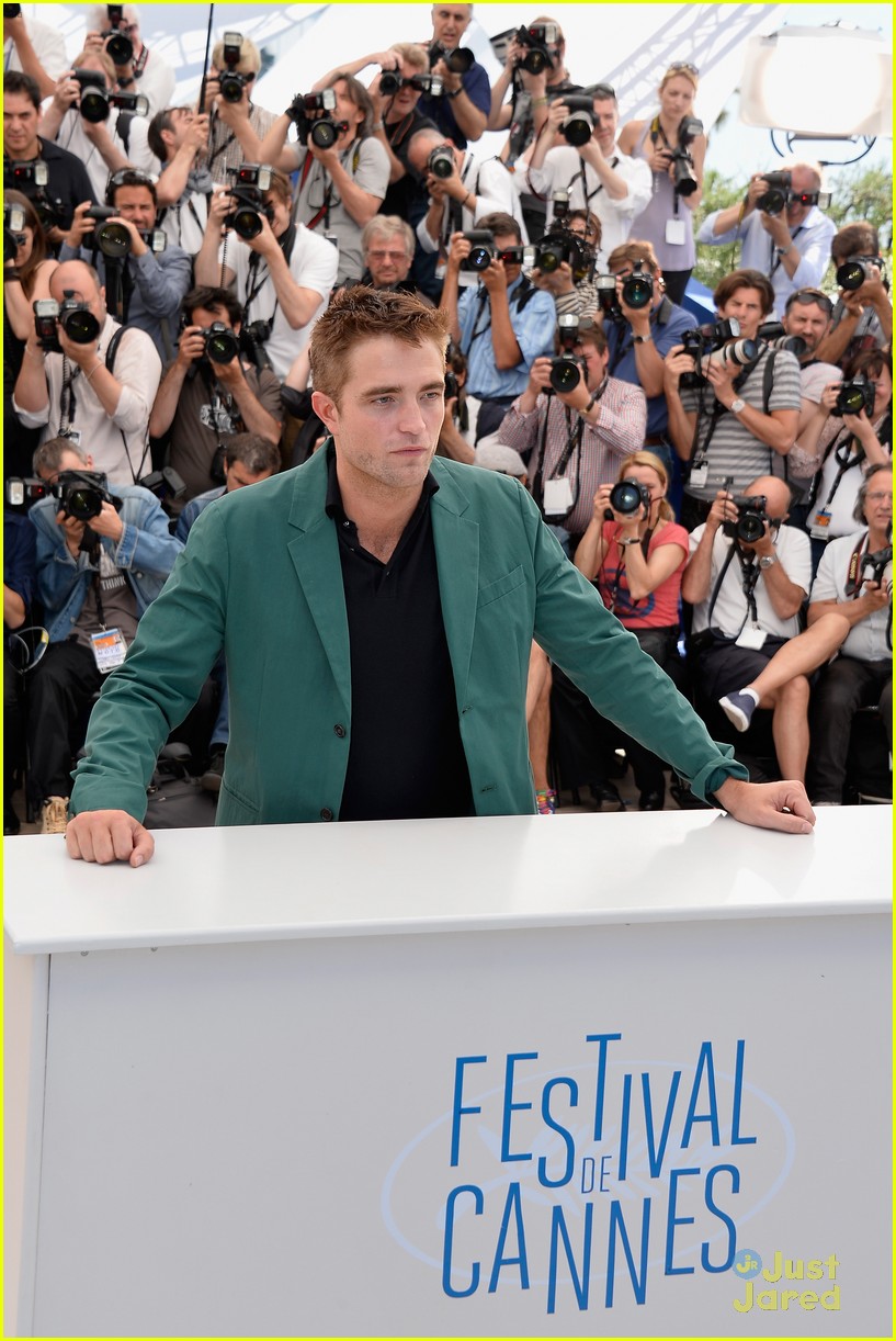 robert pattinson the rover photo call cannes 05