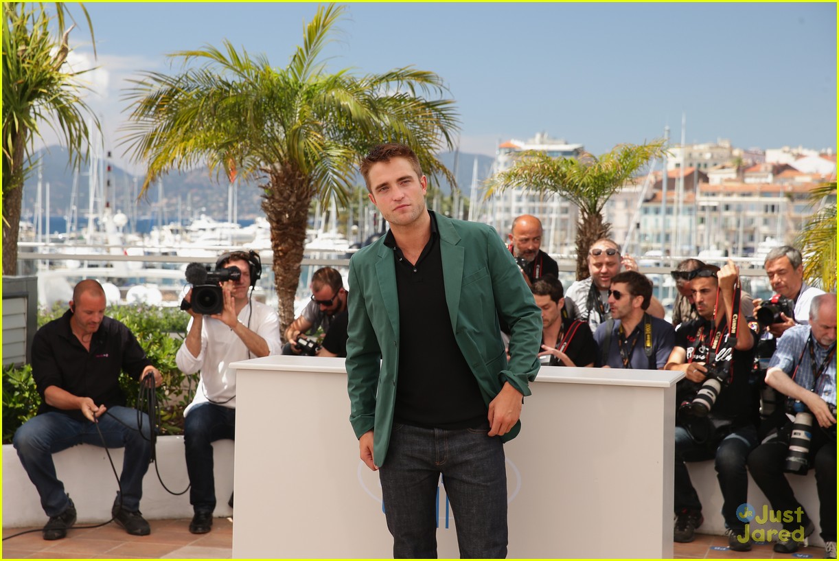 robert pattinson the rover photo call cannes 07