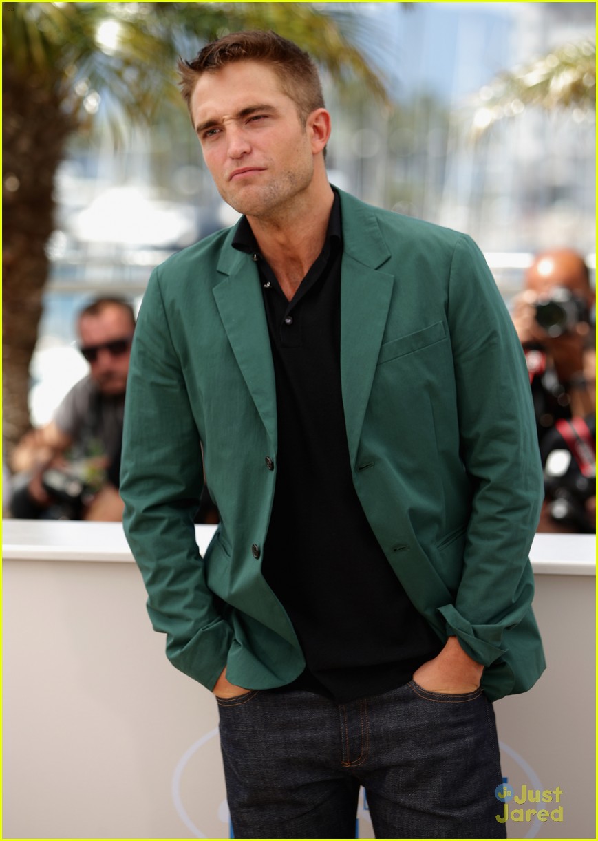 robert pattinson the rover photo call cannes 12