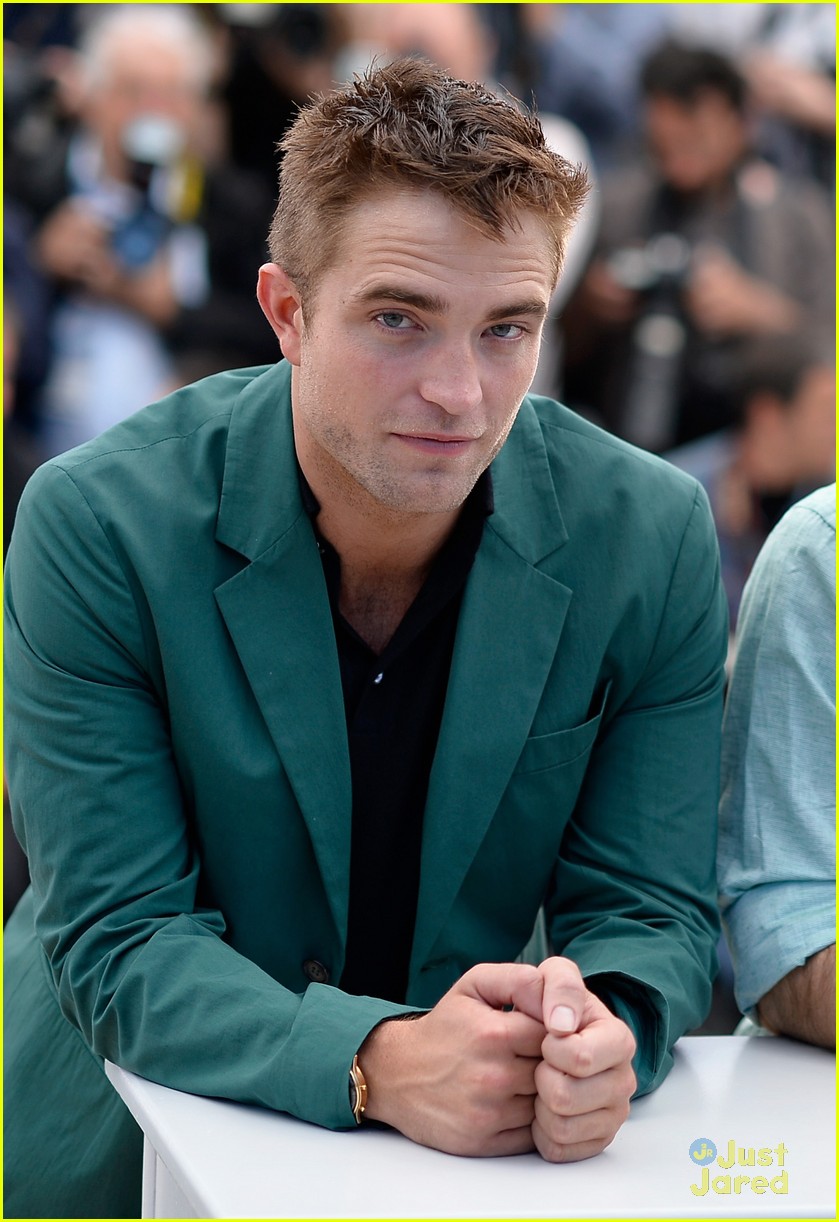 robert pattinson the rover photo call cannes 18