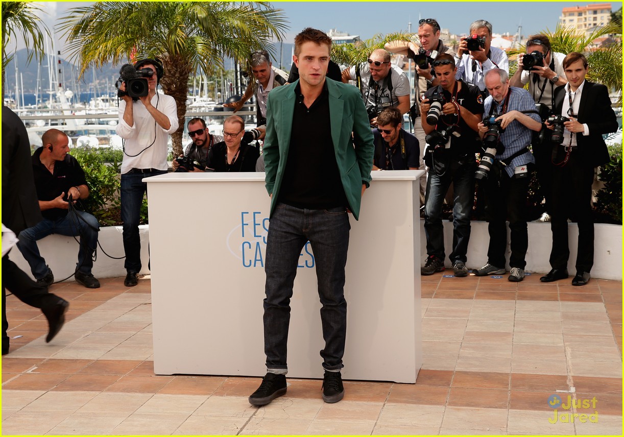 robert pattinson the rover photo call cannes 20