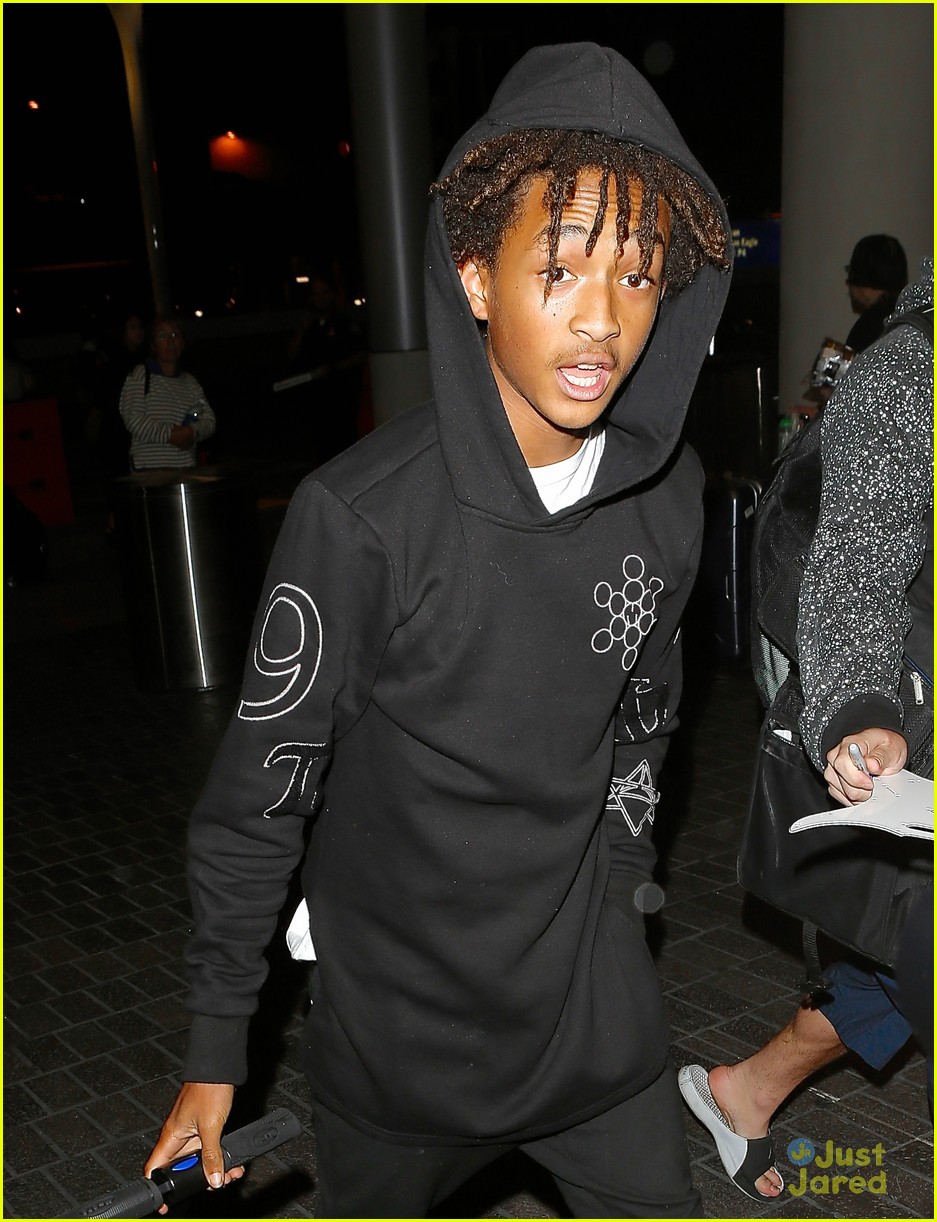 jaden smith flies out of town 02