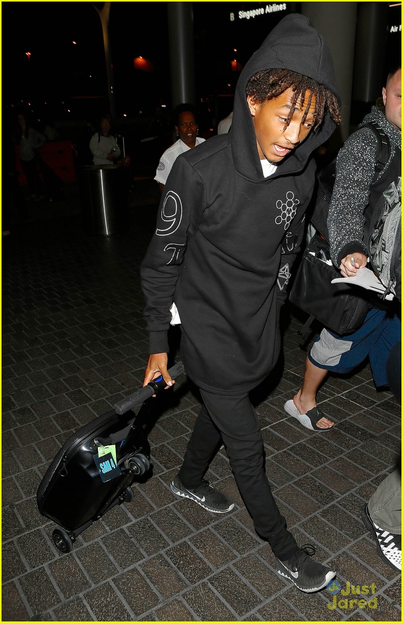jaden smith flies out of town 05