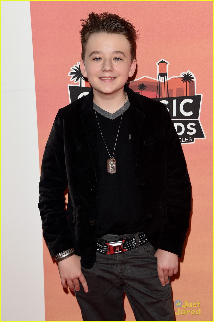 benjamin stockham hits the red carpet at the iheartradio music awards01