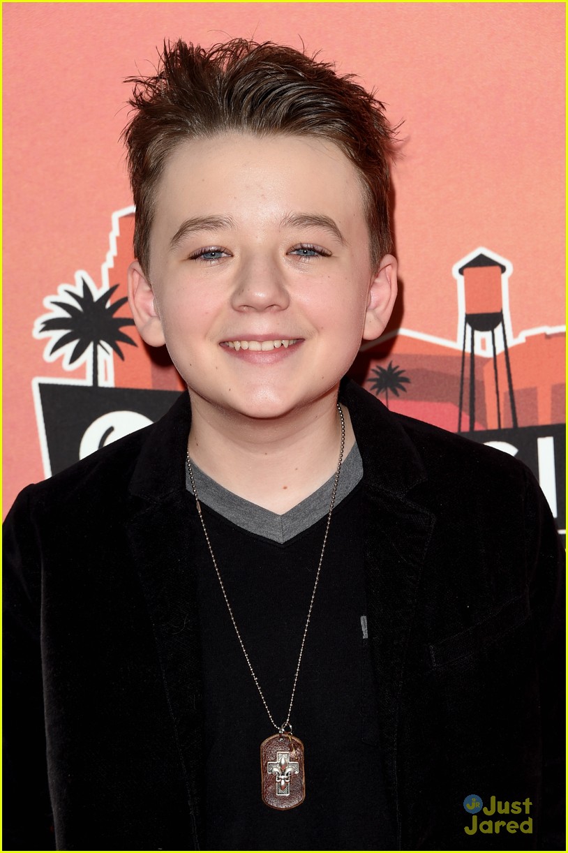 benjamin stockham hits the red carpet at the iheartradio music awards02