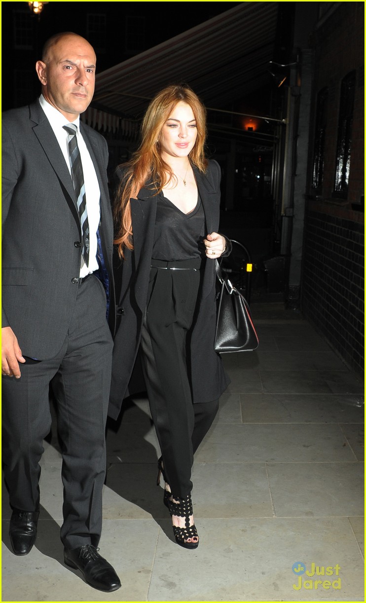 suki waterhouse steps out after insurgent casting news 04