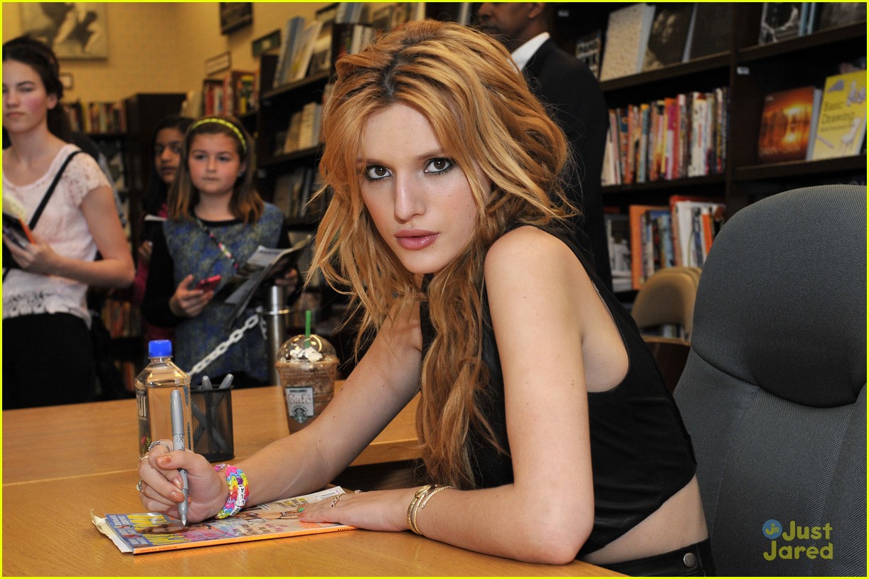 bella thorne meets a big fan at her meet and greet05