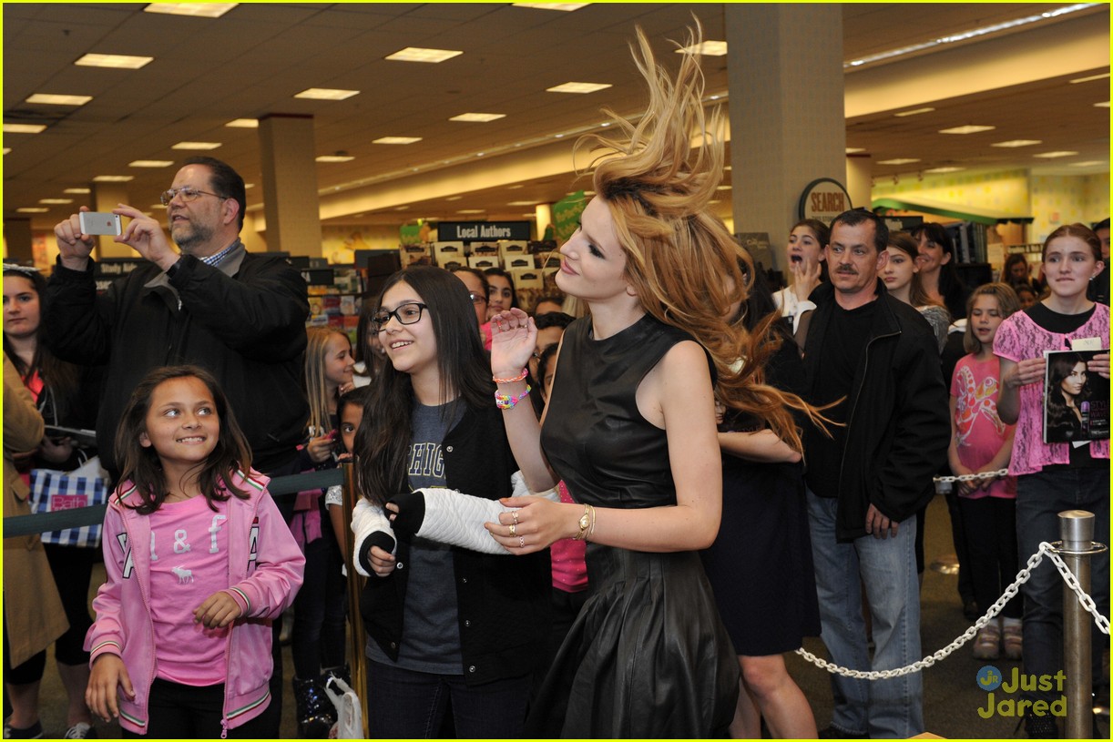 bella thorne meets a big fan at her meet and greet13