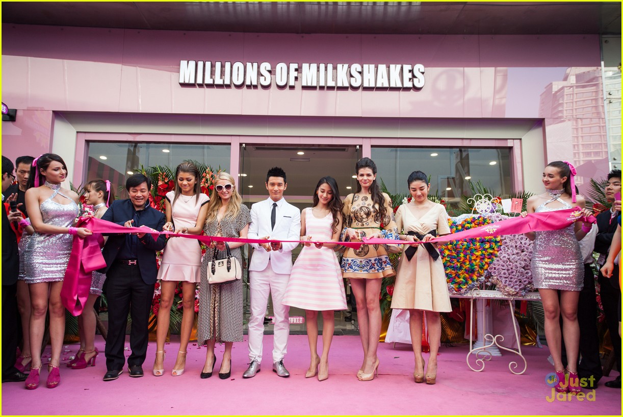 zendaya pink carpet milkshakes shanghai 05