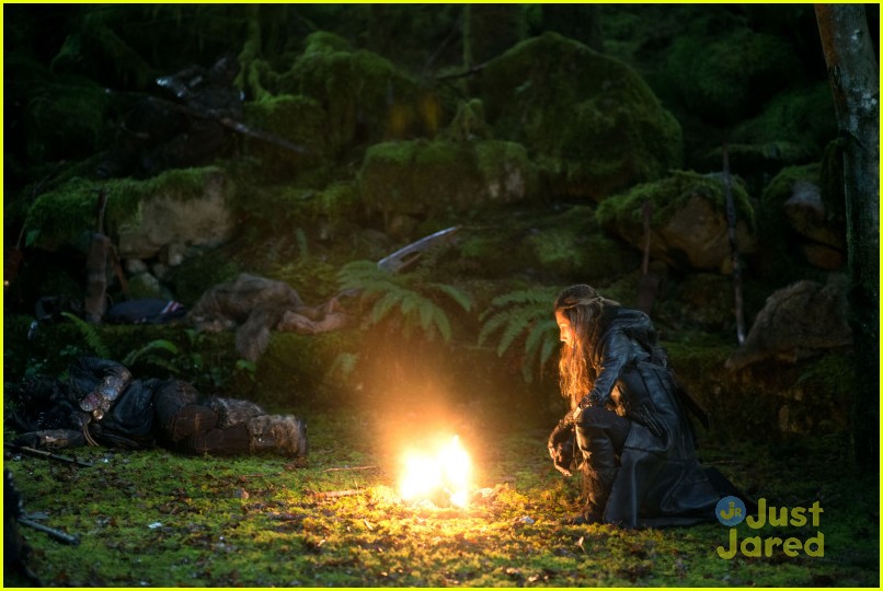 the 100 grounders part 1 finale pics 12
