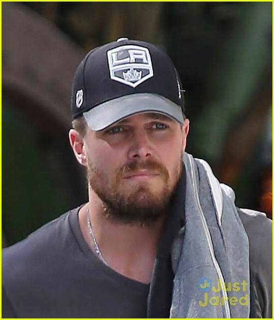 stephen amell kings game wife 05