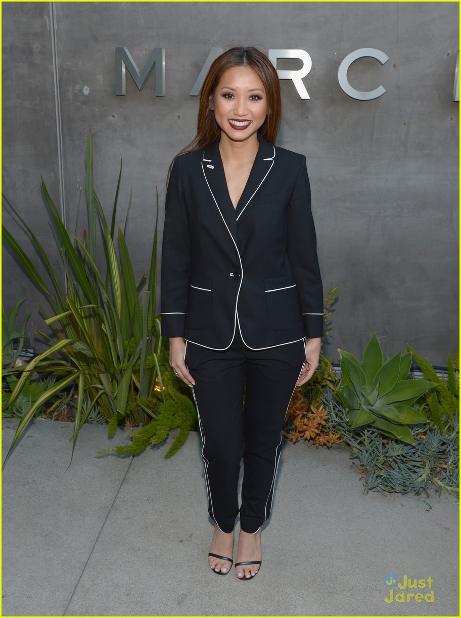 brenda song zoey deutch marc jacobs preview party 02