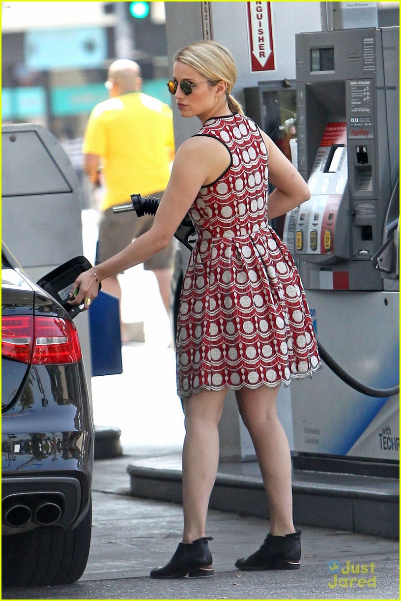 dianna agron doesnt want chemicals in her hair 04