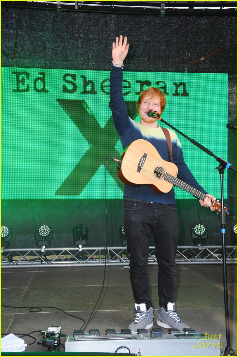 ed sheeran live stream event right now 08