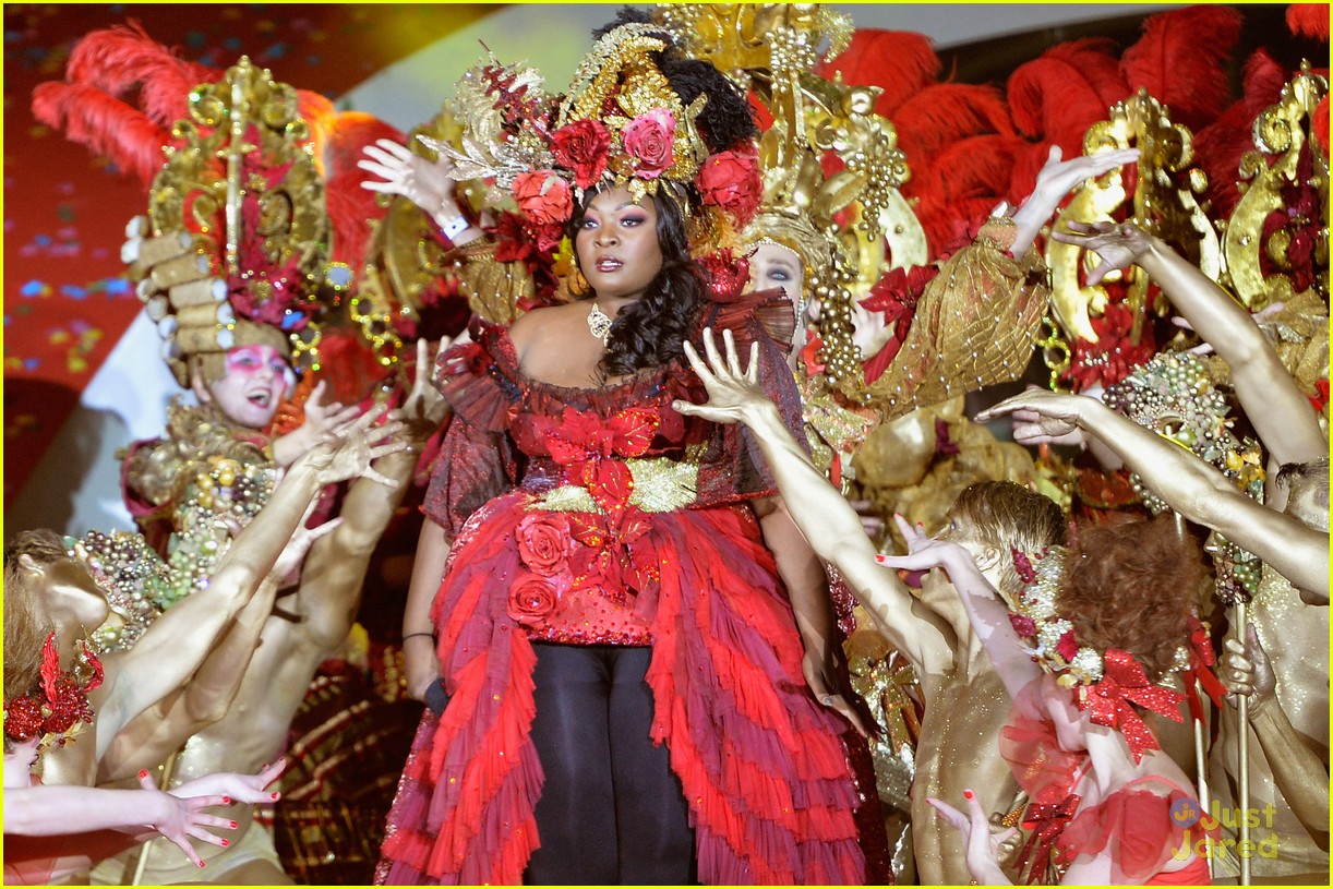 candice glover life ball performance 02