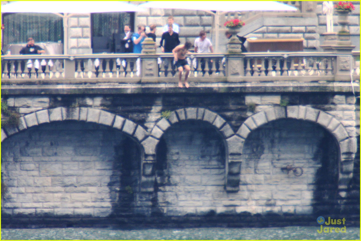 harry styles jumps into lake como 18