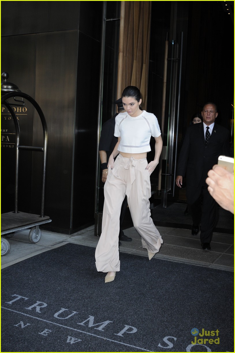 kendall kylie jenner hotel arrival exit nyc 15