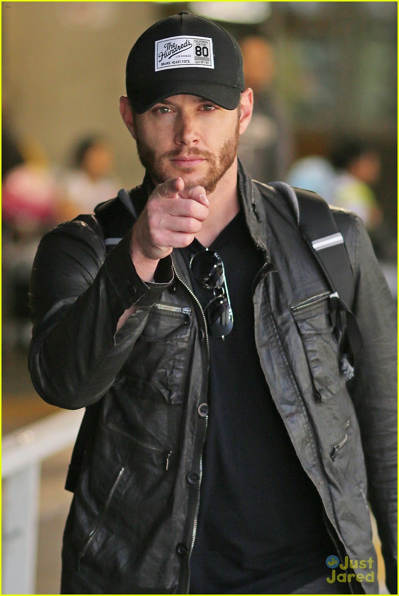 jensen ackles wants you points out photogs 02