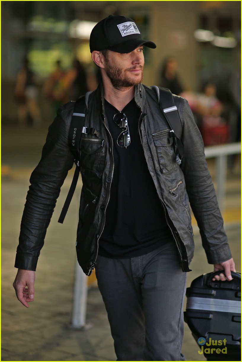 jensen ackles wants you points out photogs 10