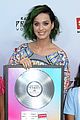 katy perry will educate her way around the world on tour 03