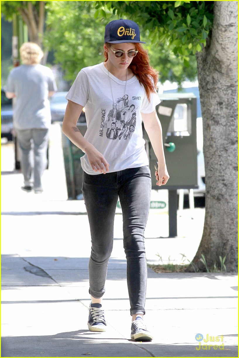 kristen stewart steps out solo on fathers day 19